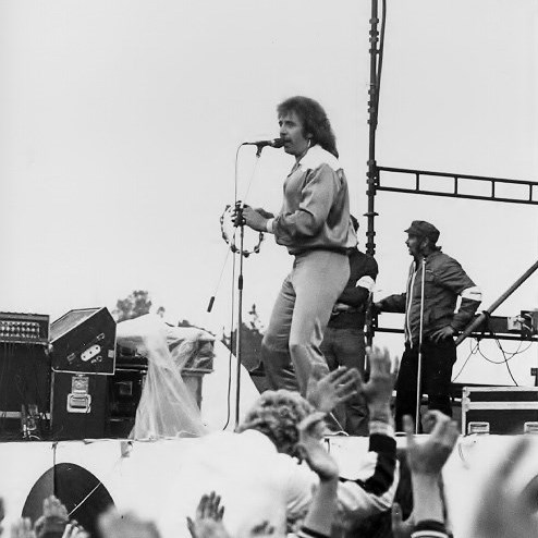 Lee with tambourine during Lady In Black